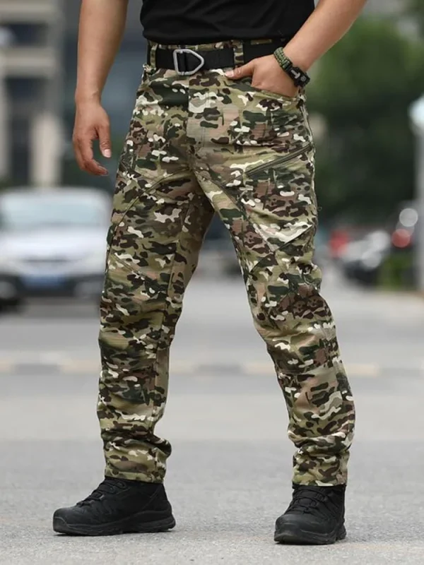 Custom cargo pants manufacturer showing pocket placement, fit, reinforcement, fabric and trims