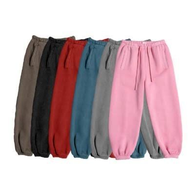 Custom sweatpants manufacturer producing premium streetwear sweatpants