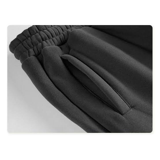 Custom sweatpants manufacturer producing premium streetwear sweatpants